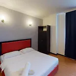 Golden Hotel